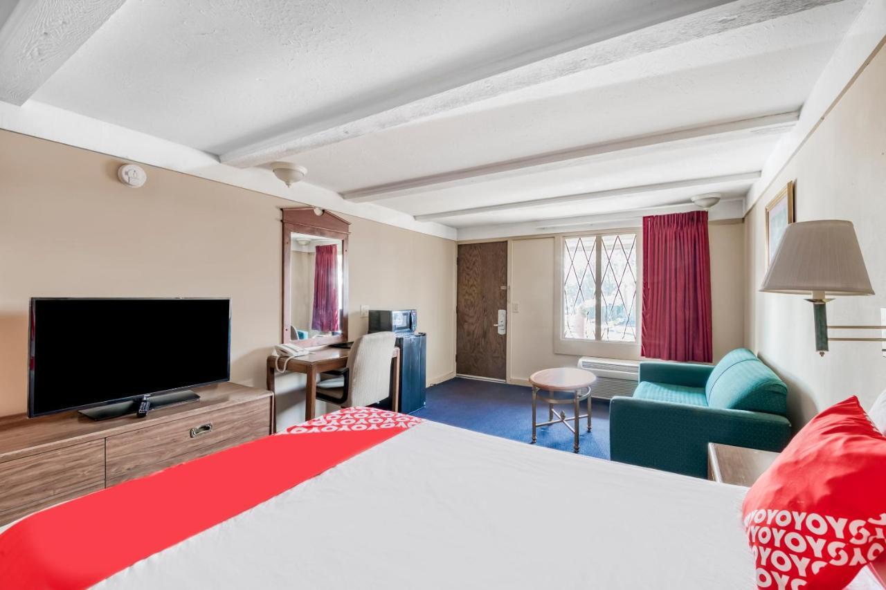 Oyo Hotel Wadsworth Oh I-76 Εξωτερικό φωτογραφία