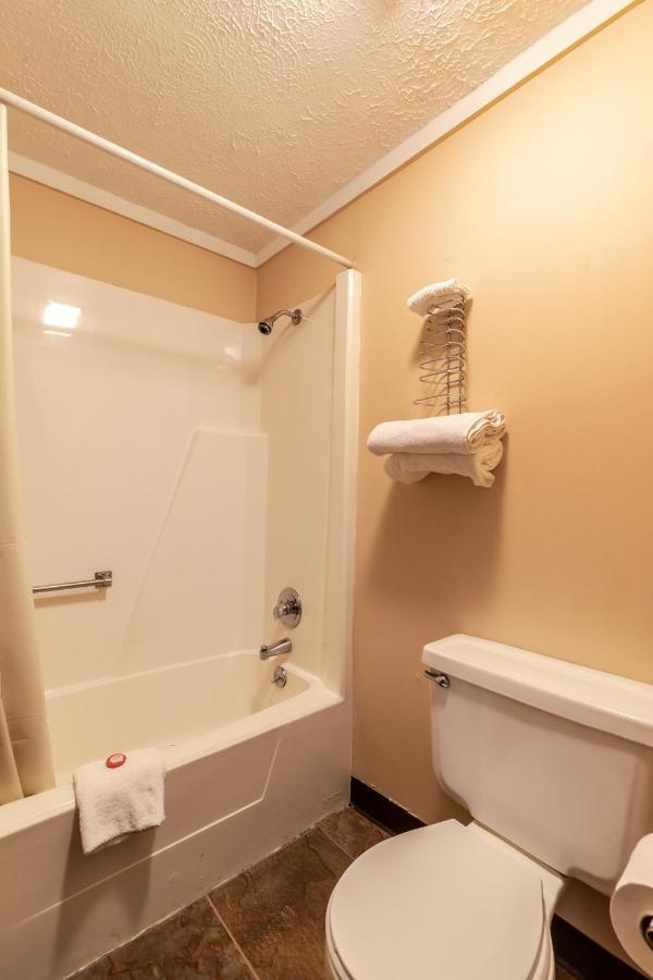 Oyo Hotel Wadsworth Oh I-76 Εξωτερικό φωτογραφία